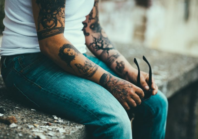 Los beneficios de los tatuajes según un estudio